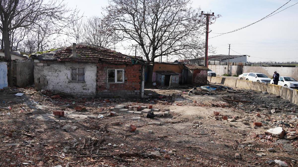 Çorlu Belediyesinin metruk binalara yönelik mücadelesi sürüyor