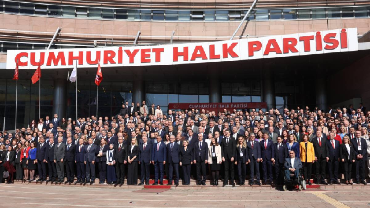 “Gücümüzü milletten alıyor, yolumuzu milletle yürüyoruz”