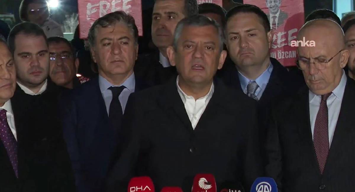 Özel'den Tanju Özcan'a ziyaret: Eğer bu icbar yoluyla irtikapsa, patenti Tayyip Bey’dedir