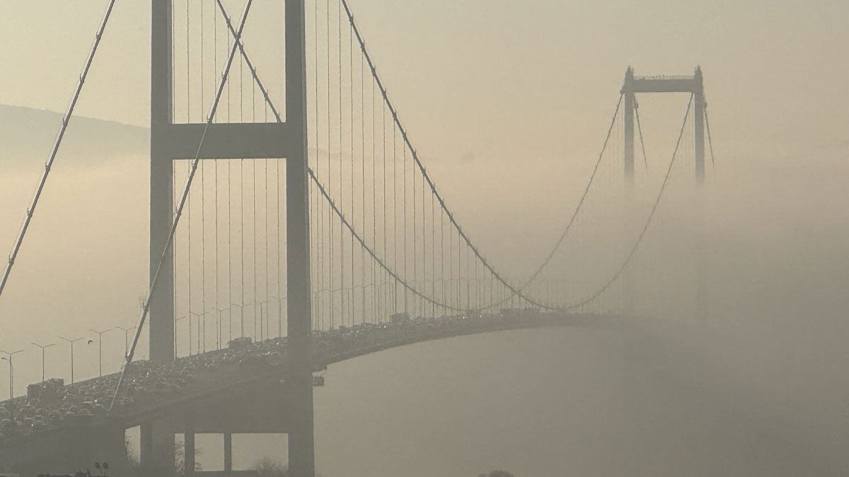 Meteoroloji'nin duayen ismi Prof. Dr. Şen'den korkutan uyarı: İstanbul ve Ankara'yı esir alan sis masum değil