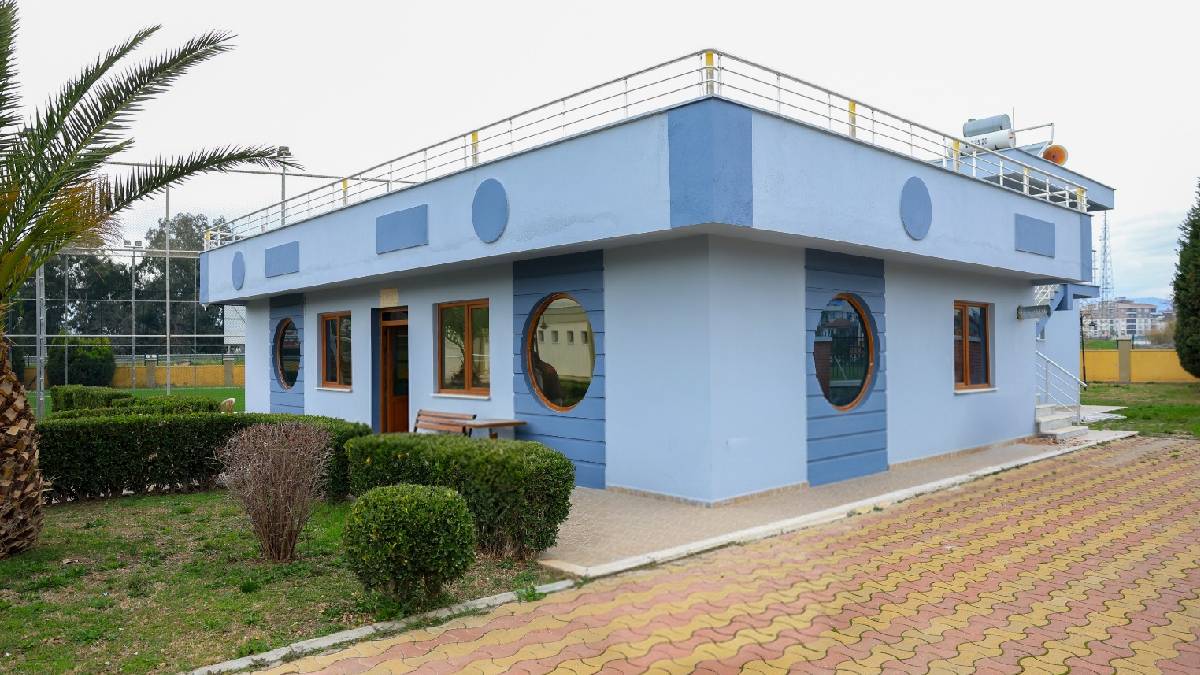 Başkan Anıl Yetişkin kente bir tesis daha kazandırdı:  Çeştepe Halı Saha açıldı