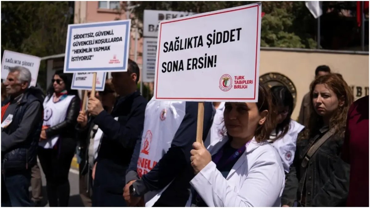 Sağlıkçılardan Bakanlığın "beyaz kod azaldı" raporuna tepki: Şiddet azalmadı, güven azaldı!