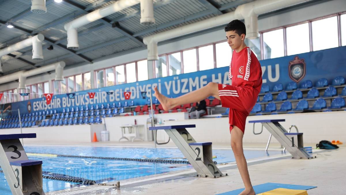 Eskişehirli milli yüzücü İtalya’da Türkiye’yi temsil edecek