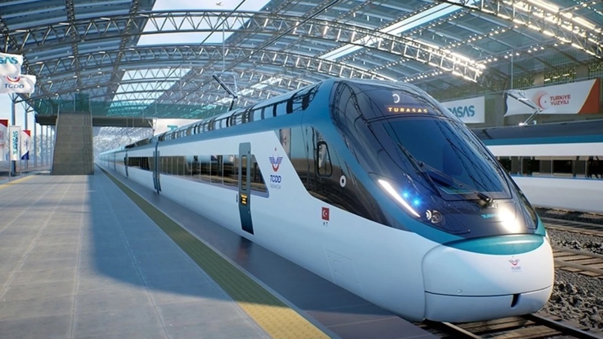 Milli Elektrikli Hızlı Tren Projesi kapsamında üretilen ilk tren seti raylara iniyor