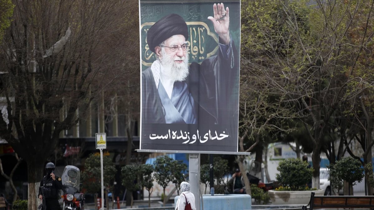 Hamaney'in cenaze töreni ertelendi