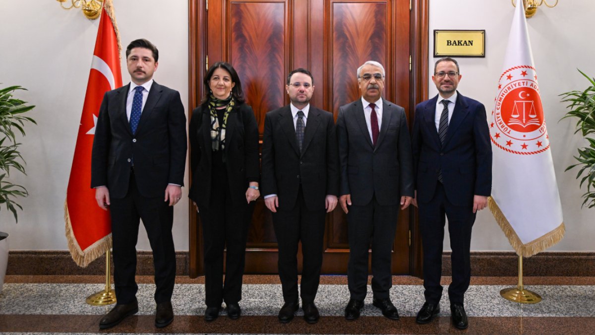 Bakan Gürlek, DEM Partili Pervin Buldan ve Mithat Sancar ile görüştü