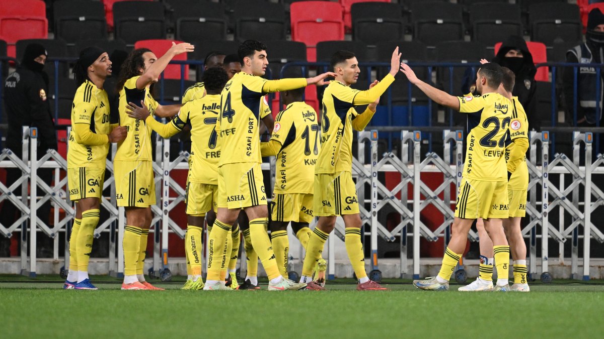 Kanarya'dan net galibiyet: Fenerbahçe çeyrek finalde