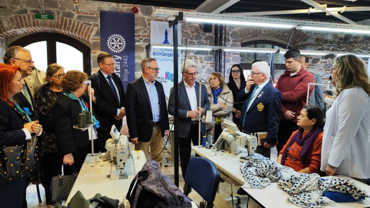 'Altın İğne' İzmirli kadınların yeteneğini dünyaya gösteriyor