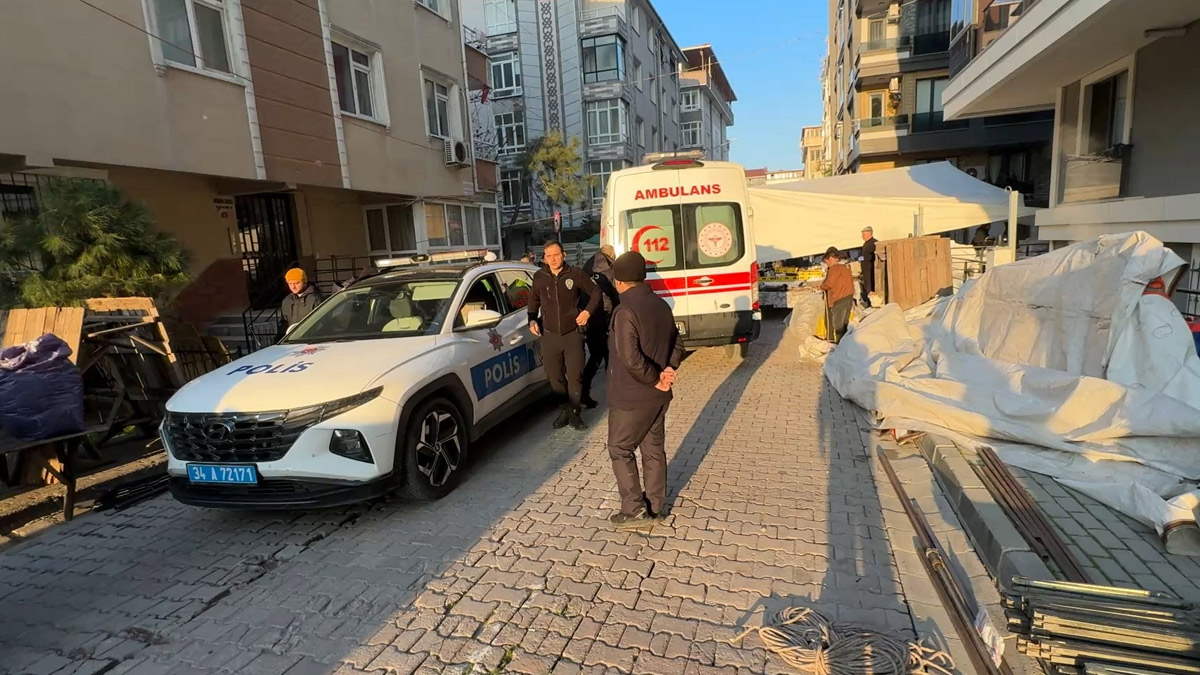 Avcılar'da pazarcılar arasında kavga! 2 kişi bıçaklanarak yaralandı