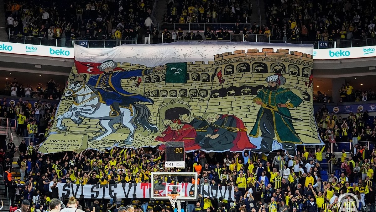 EuroLeague’den Fenerbahçe Beko’ya pankart cezası