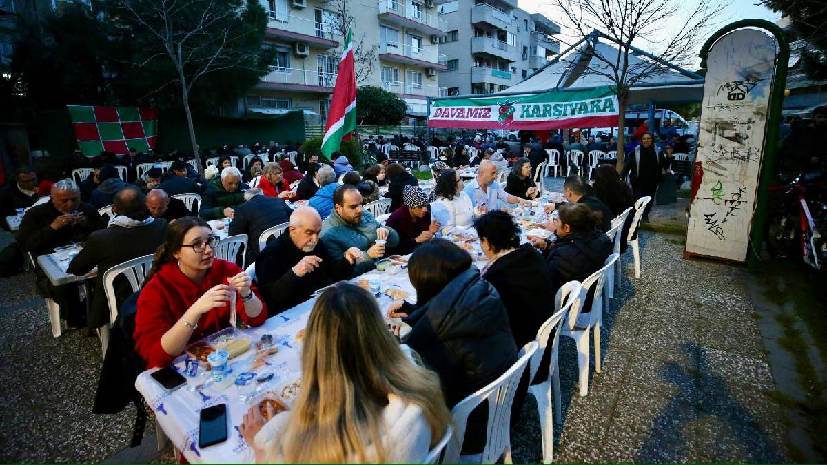 Başkan Ünsal taraftarlarla iftarda buluştu