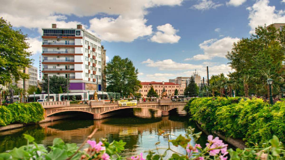 Kendinizi Avrupa’da hissedeceksiniz! Eskişehir’de mutlaka görmeniz gereken yerler