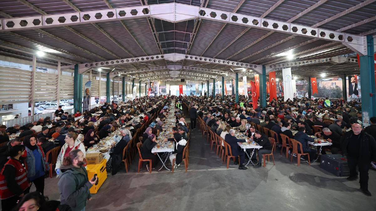 İftar sofrası bu kez İlbade Mahallesi’ne kuruldu