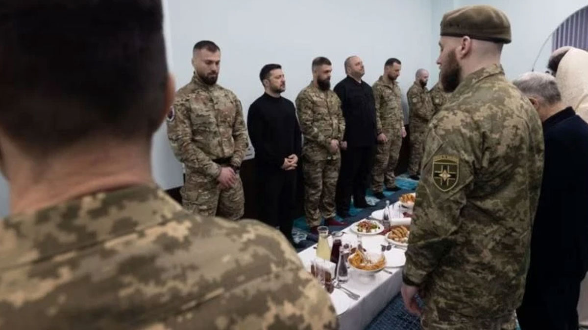 Zelenskiy Çeçen savaşçılara iftar verdi
