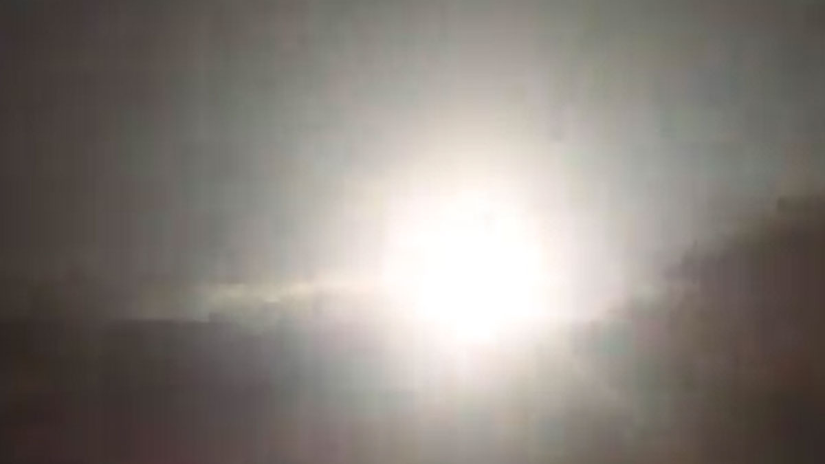 İran: Abraham Lincoln uçak gemisine füze attık