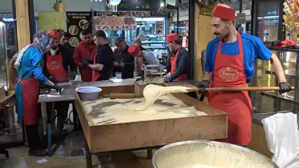 Kilosu 300 TL’den Ramazan’a özel lezzet: Kapıda kuyruk asla bitmiyor