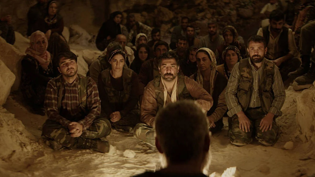 Emin Alper: Böyle bir dünyada apolitik kalmak mümkün değil