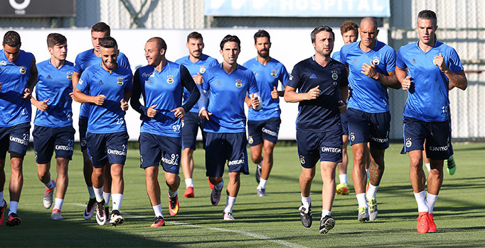 Advocaat hücum hattını kurmakta zorlanıyor