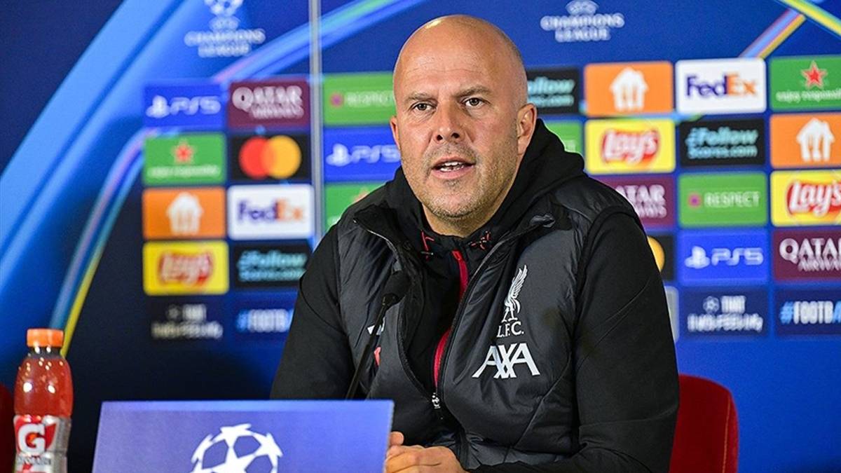 Liverpool teknik adamı Arne Slot'tan Galatasaray taraftarına övgü dolu sözler