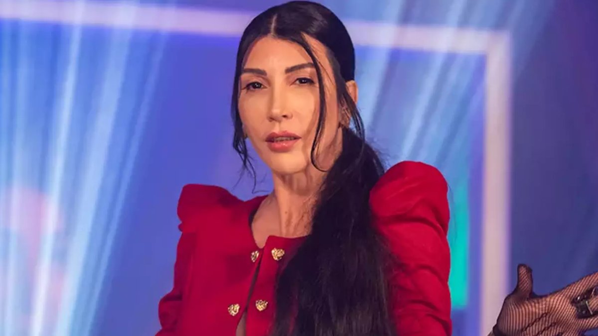 Hande Yener'e "anayasal düzeni hedef alma" soruşturması