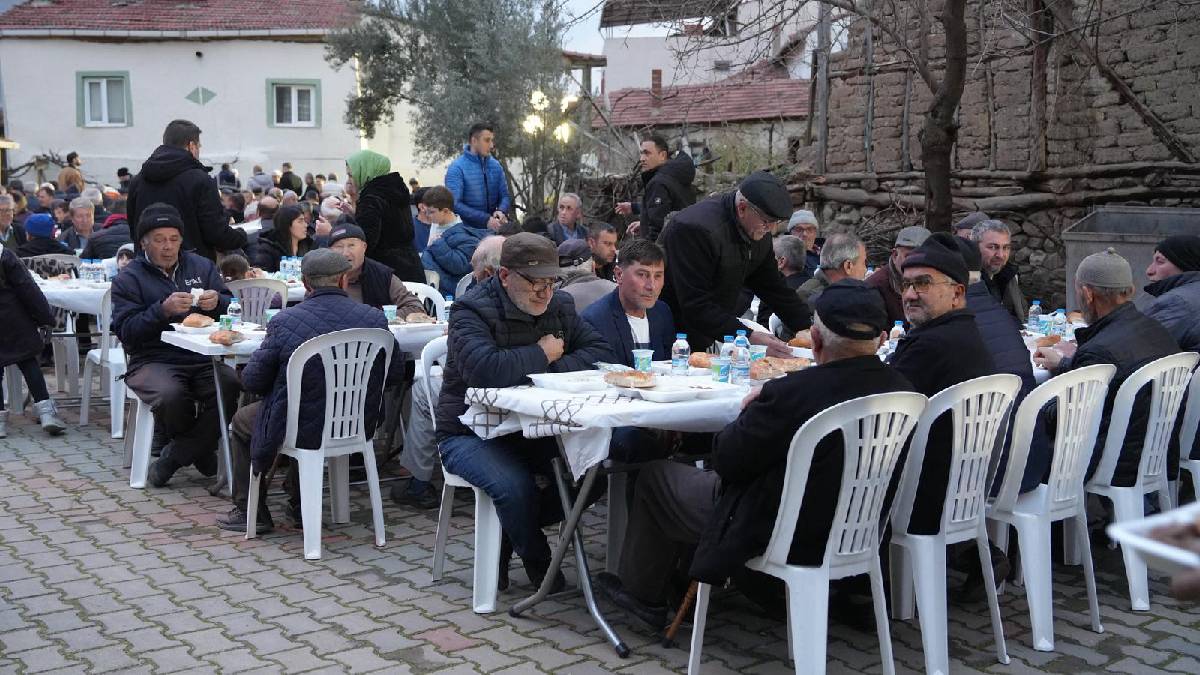 Büyükşehir iftar davetlerine devam ediyor
