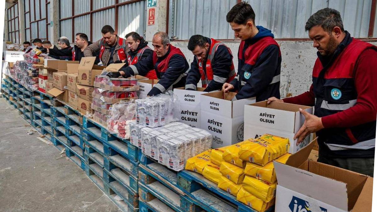 Manisa Büyükşehir’den Ramazan dayanışması 22 bin aileye gıda desteği