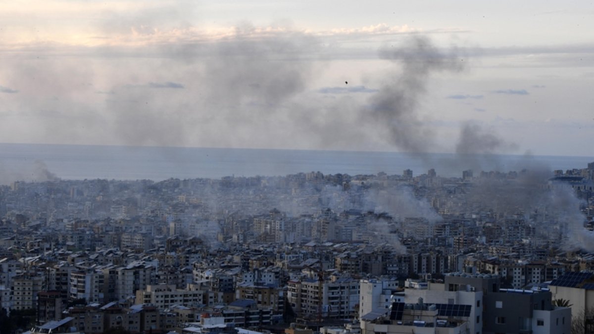 İsrail’in Lübnan’a gece boyu düzenlediği saldırılarda 15 kişi hayatını kaybetti