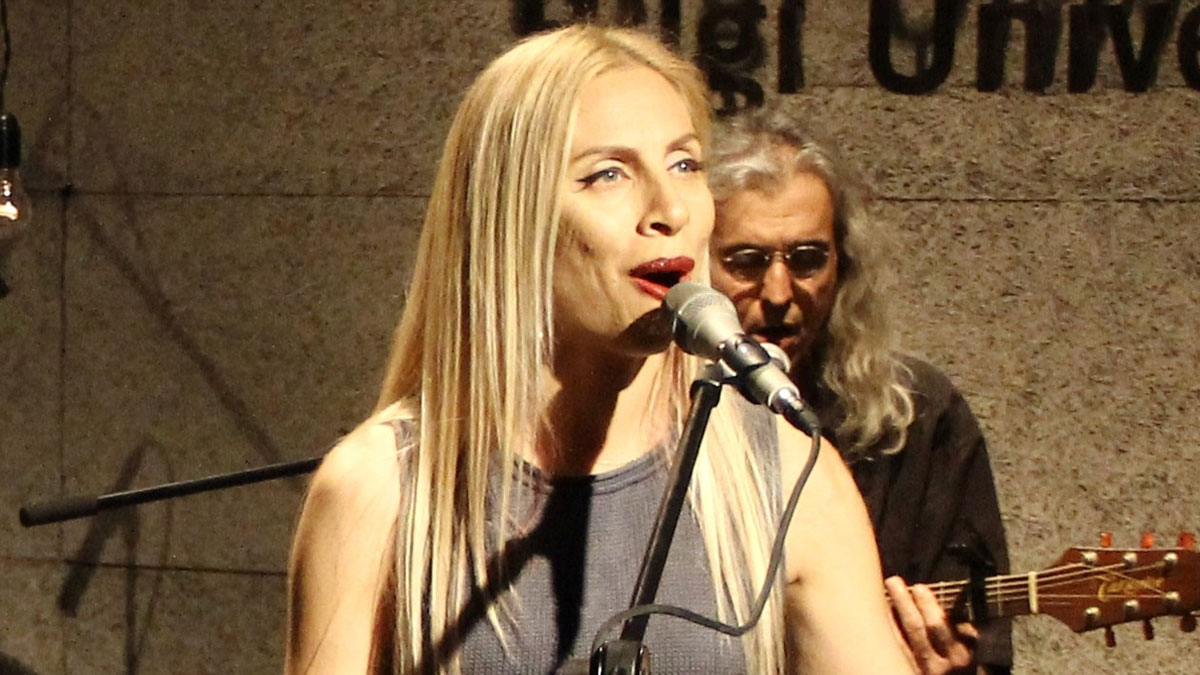 Zeynep Casalini’nin Diyarbakır’daki Nevruz konseri iptal edildi