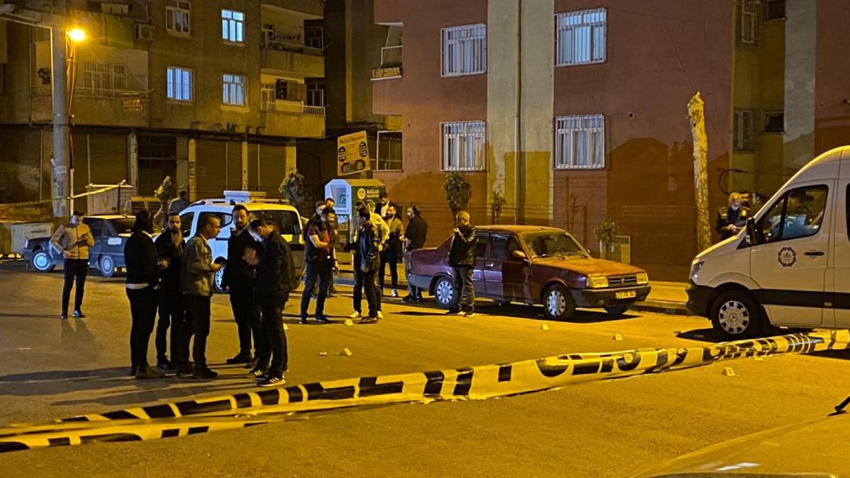 Diyarbakır'da akraba kavgası silahlı çatışmaya döndü: 1 ölü, 3 yaralı