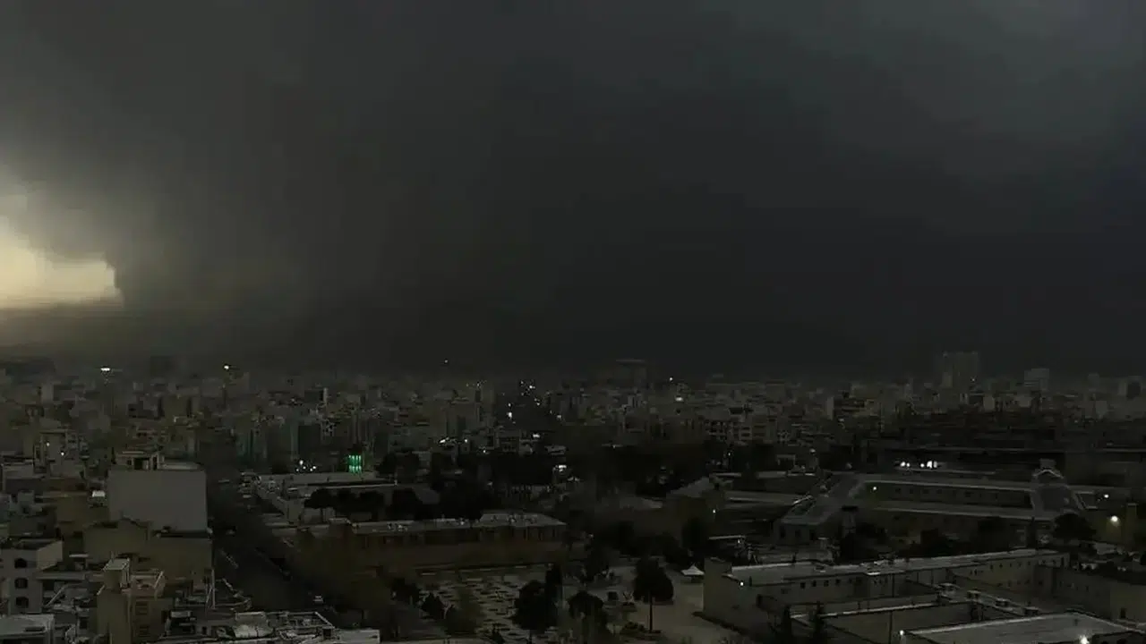 İran sınırındaki 'Zehirli Bulut' paniği: Asit yağmurları Türkiye'ye yönelir mi?