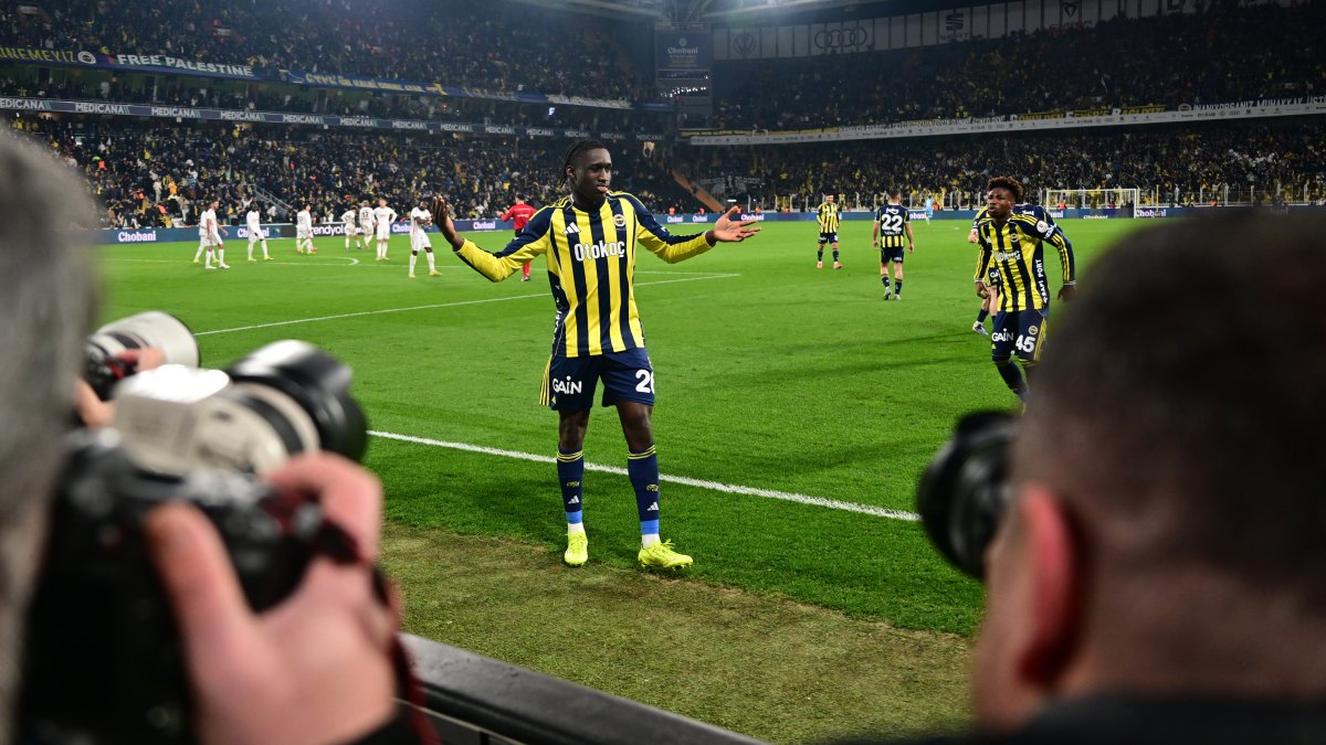 Fenerbahçe'nin genç golcüsü Sidiki Cherif seriye bağladı: Son 3 maçta 3 gol