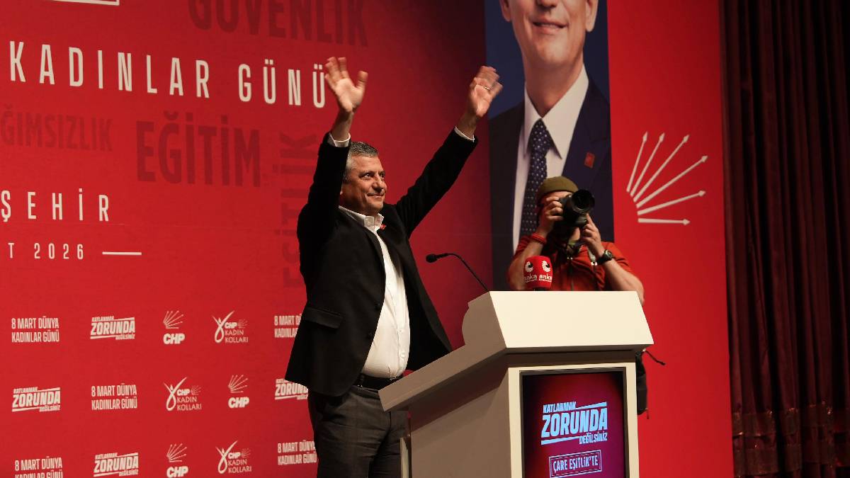 CHP lideri Özgür Özel Eskişehirli kadınlarla buluştu