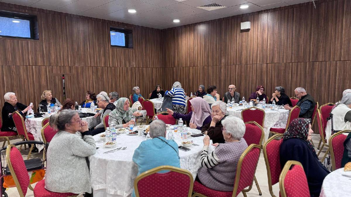 Huzurevinde iftar buluşması