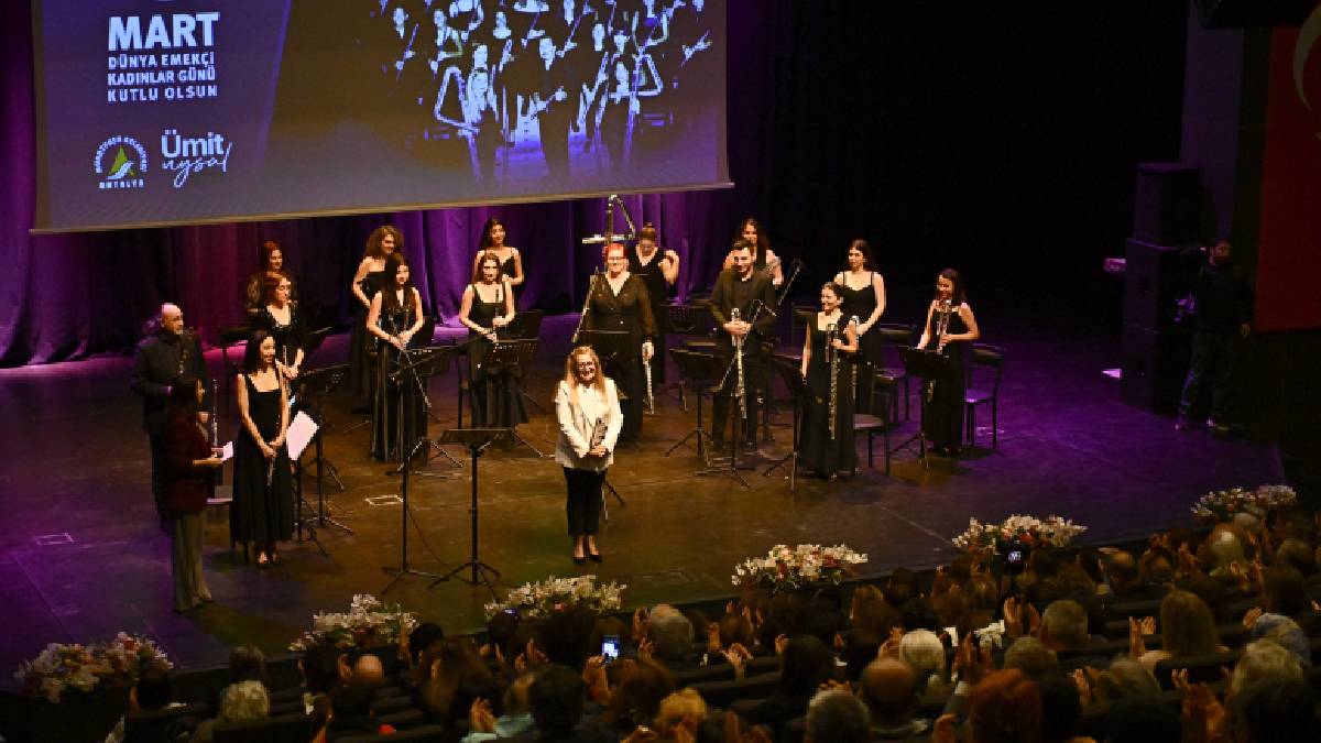 Muratpaşa’da 8 Mart Dünya Kadınlar Günü kutlandı