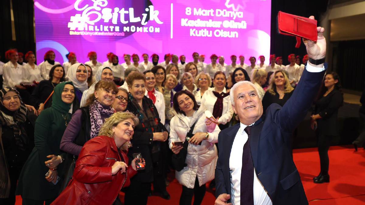 Başkan Bozbey ve eşi seden bozbey, Bursalı kadınlarla iftar programında bir araya geldi