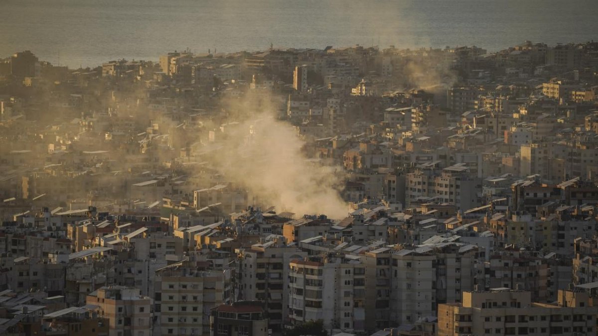 İşgalci İsrail Beyrut’un dahiye bölgesine hava saldırısı düzenledi
