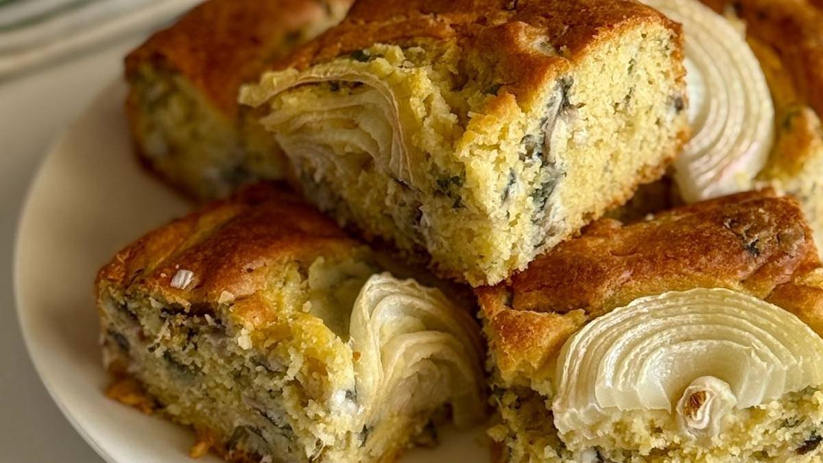 Karadeniz sofralarının başrolü: Tam kıvamında ve lezzetli hamsikoli (hamsili ekmek) tarifi