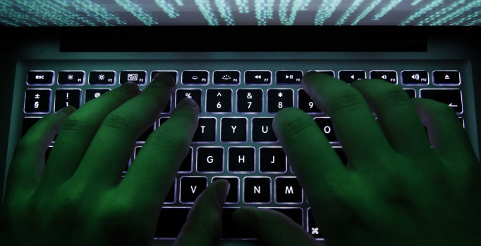 Ben-Gudion Üniversitesi, internete bağlı olmayan bir bilgisayardan veri aktarımı sağlandı