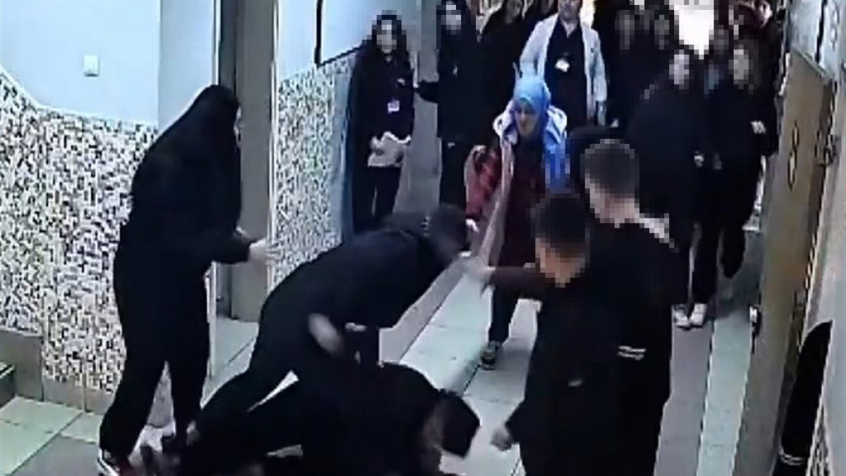 Milli halterciden okulda saldırı: Akran zorbalığı iddiasıyla iki öğrenciyi darp etti