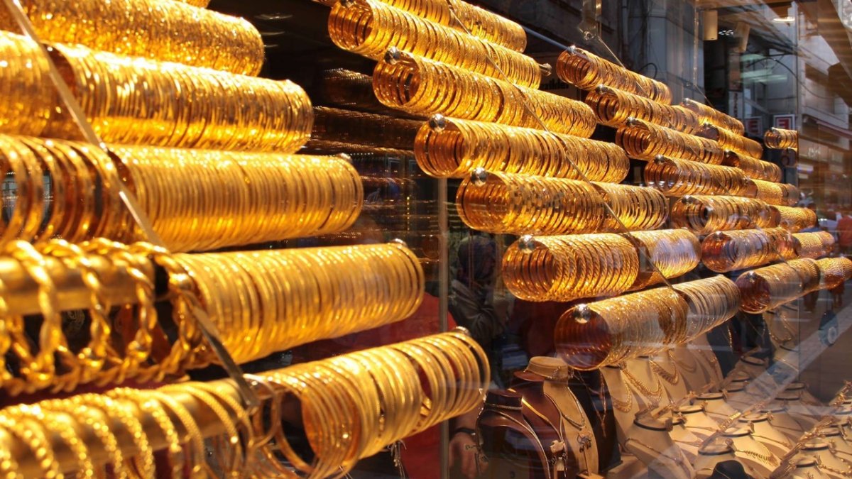 Türkiye'nin altın ithalatı şubatta 10 tonu aştı