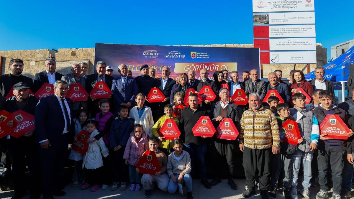 Türkiye'de bir ilk: Gaziantep Büyükşehir’in “Reflektör Tak, Görünür Ol” projesinde ilk dağıtım gerçekleştirildi