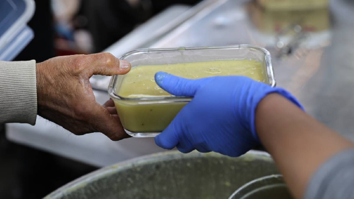 Mobil Aşevi iftar öncesi vatandaşlarla buluşuyor