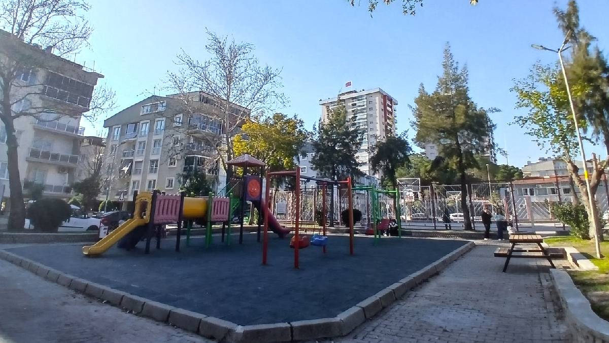 Efeler’in parkları yenileniyor