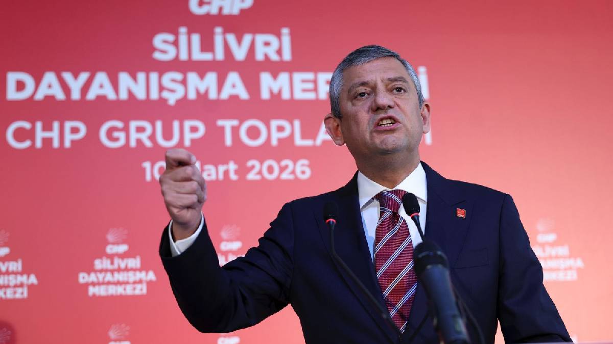 CHP tarihinde bir ilk: Özel'den Silivri Cezaevi önünde grup toplantısı