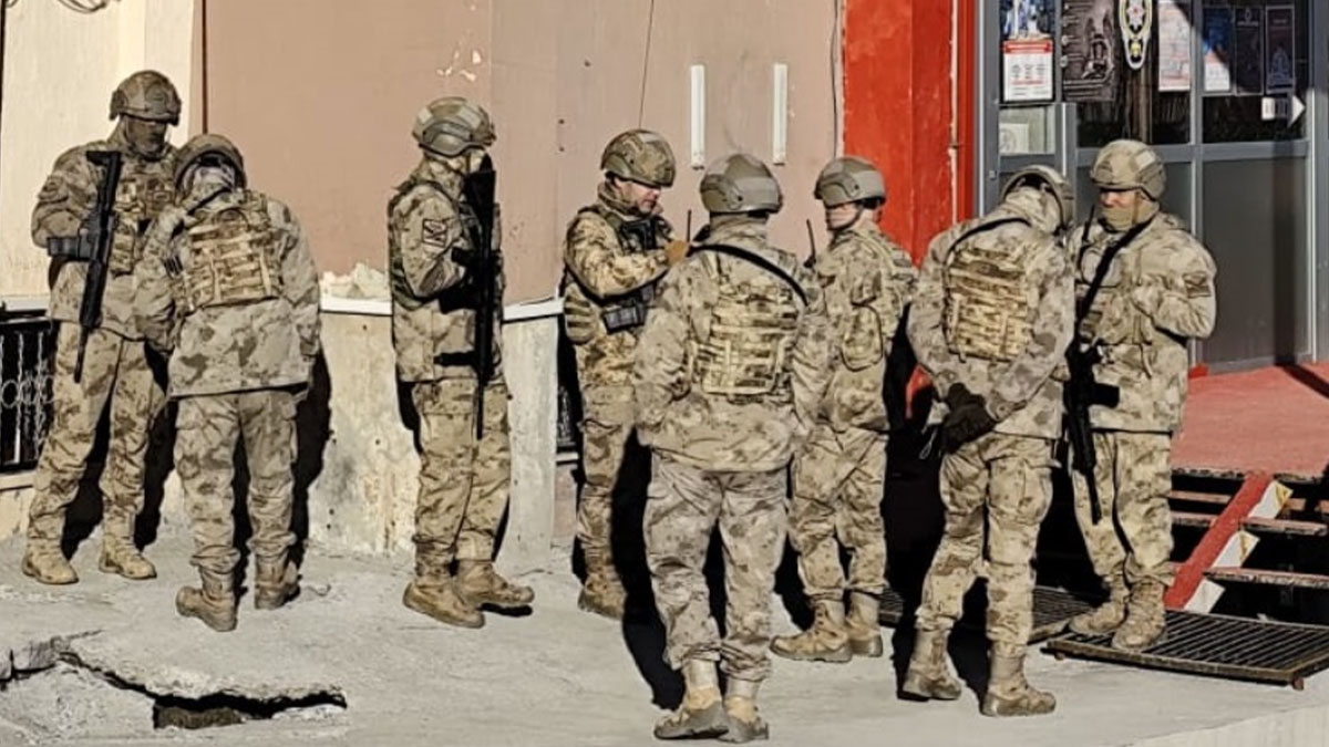 Hakkari'de uyuşturucu operasyonu: Başkomiser zehir taciri çıktı!