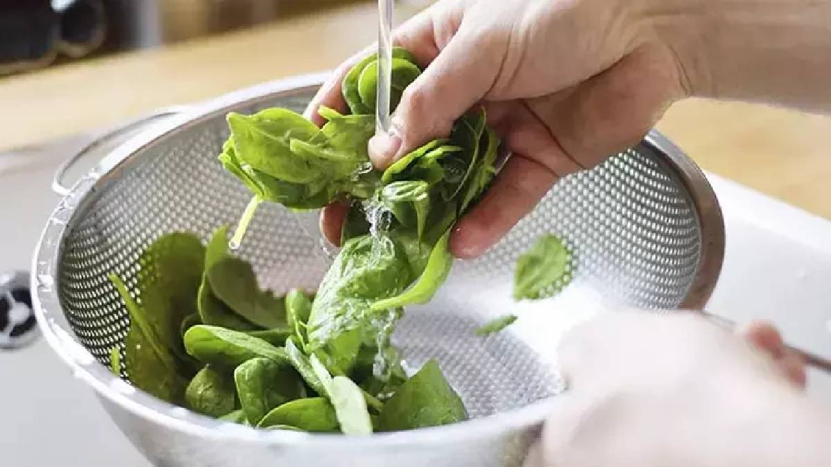 Yeşillik yıkamanın en doğru yolu! 10 dakikada tertemiz olacak