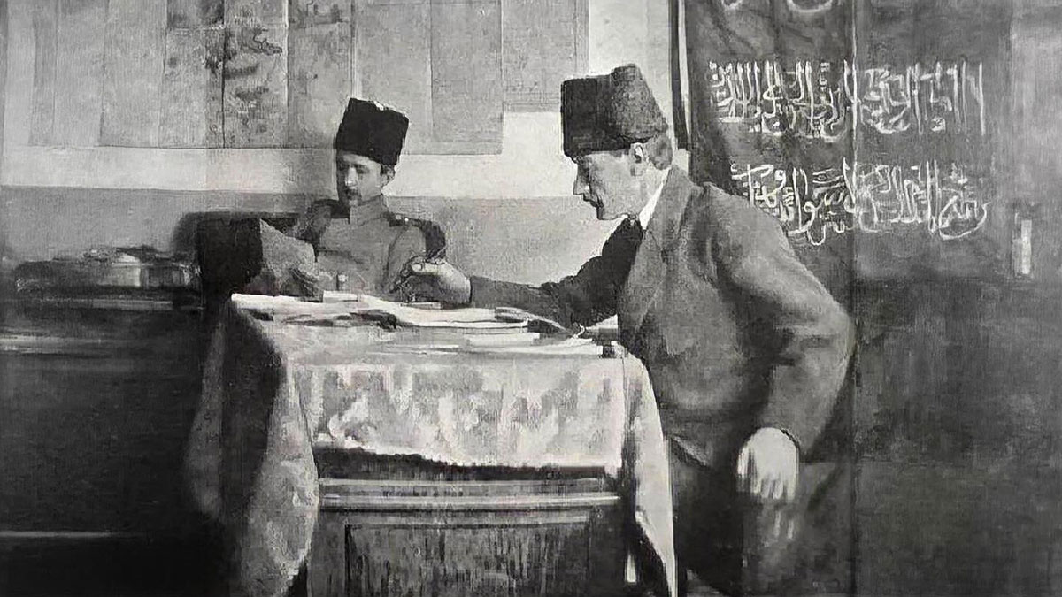 Atatürk'ün arşivlerde saklı kalan nadir fotoğrafları satışta