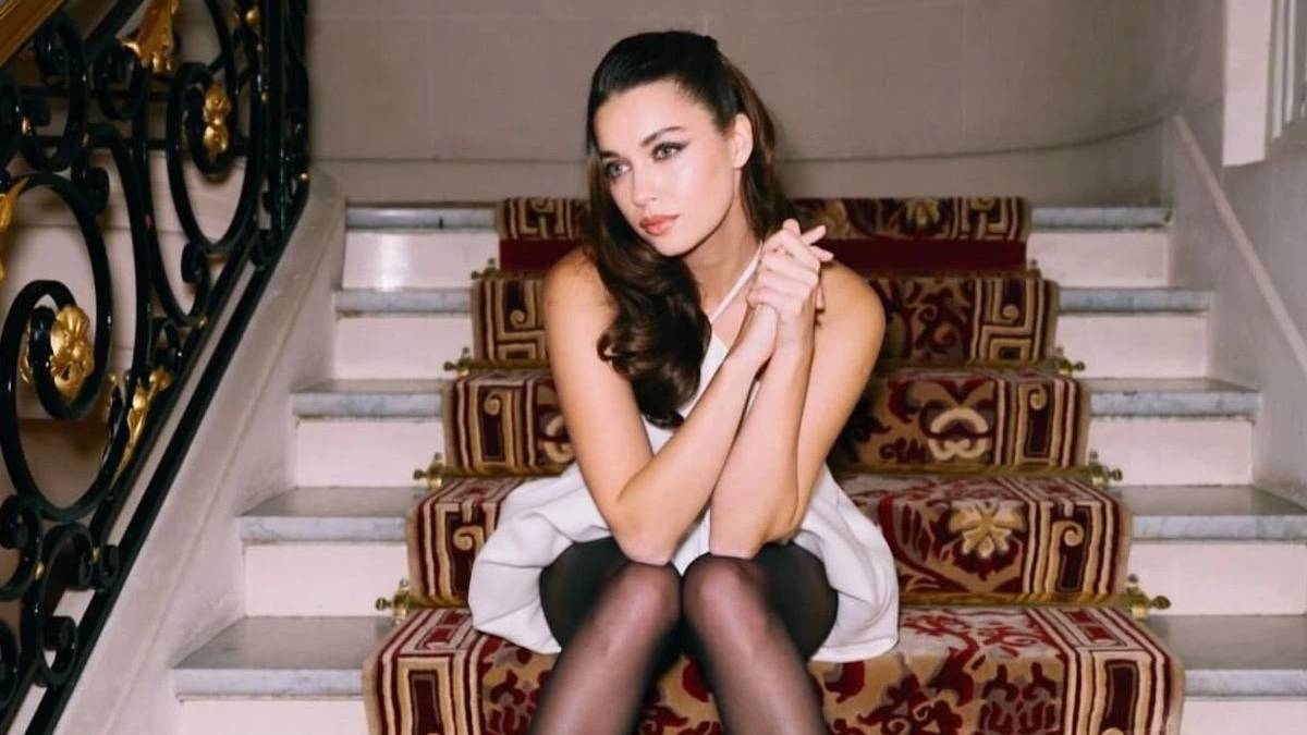 Afra Saraçoğlu Paris Moda Haftası’nda ortalığı yıktı geçti! Tarzıyla herkesten tam not aldı