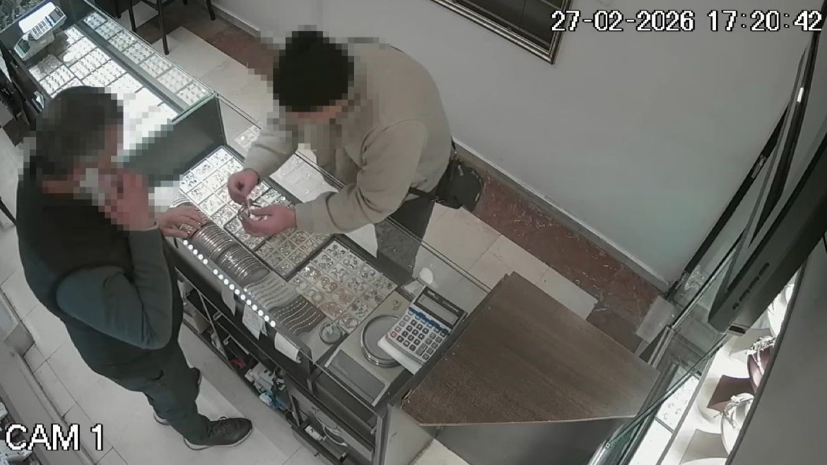 Kocaeli'de komşu dehşeti! Boğazını kesip bileziklerini çaldı