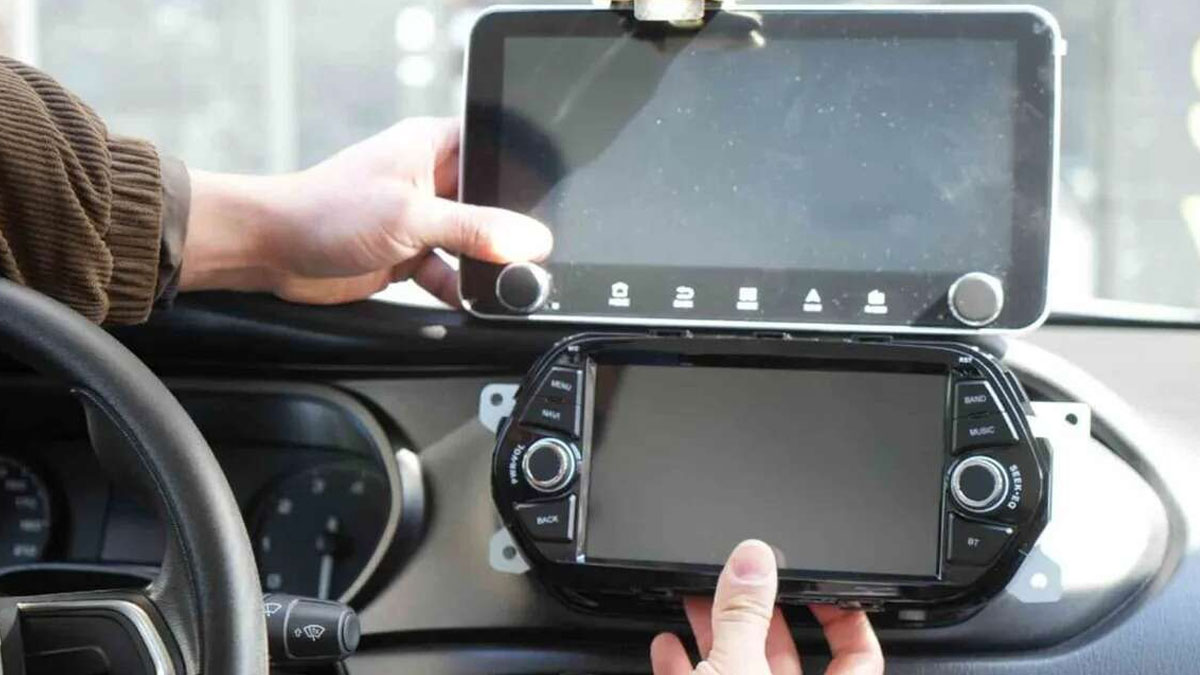 Araç içi ekranlara yeni düzenleme: 21 bin lira ceza, 30 gün men